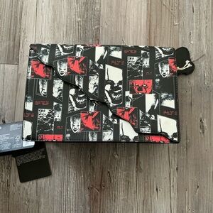 I Heart Horror It Pennywise Glow Crossbody Bag